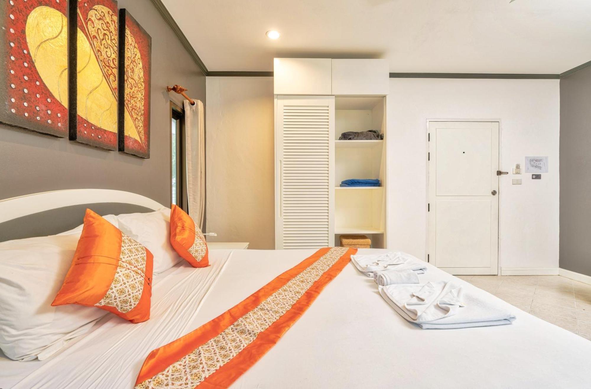 Sai Rougn Residence - Sha Extra Plus Patong Pokoj fotografie